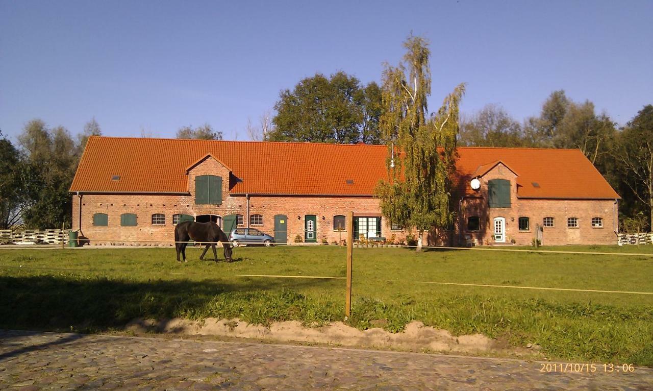 Gutshaus Alt-Jargenow Apartment Alt Jargenow Екстериор снимка
