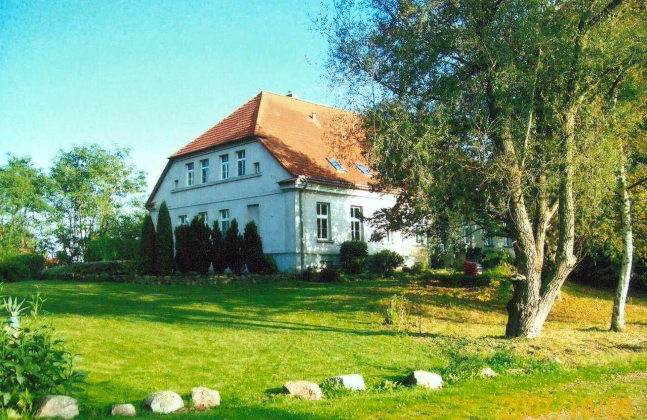 Gutshaus Alt-Jargenow Apartment Alt Jargenow Екстериор снимка